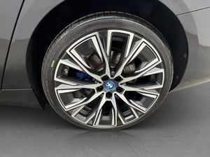 BMW i4 bild 34