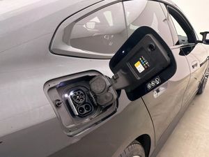 BMW i4 bild 10