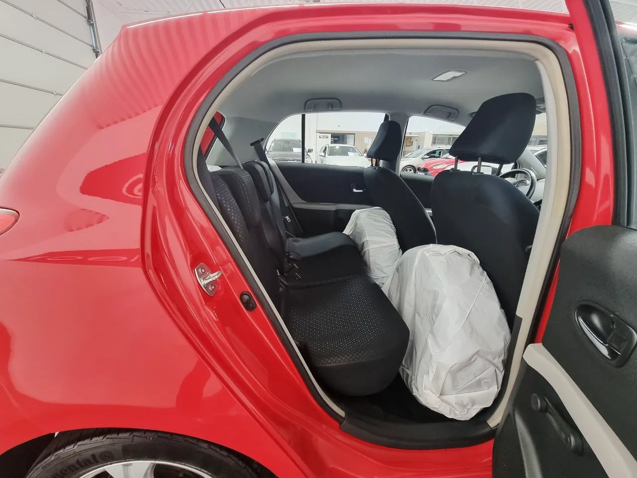 Vehicle image 19