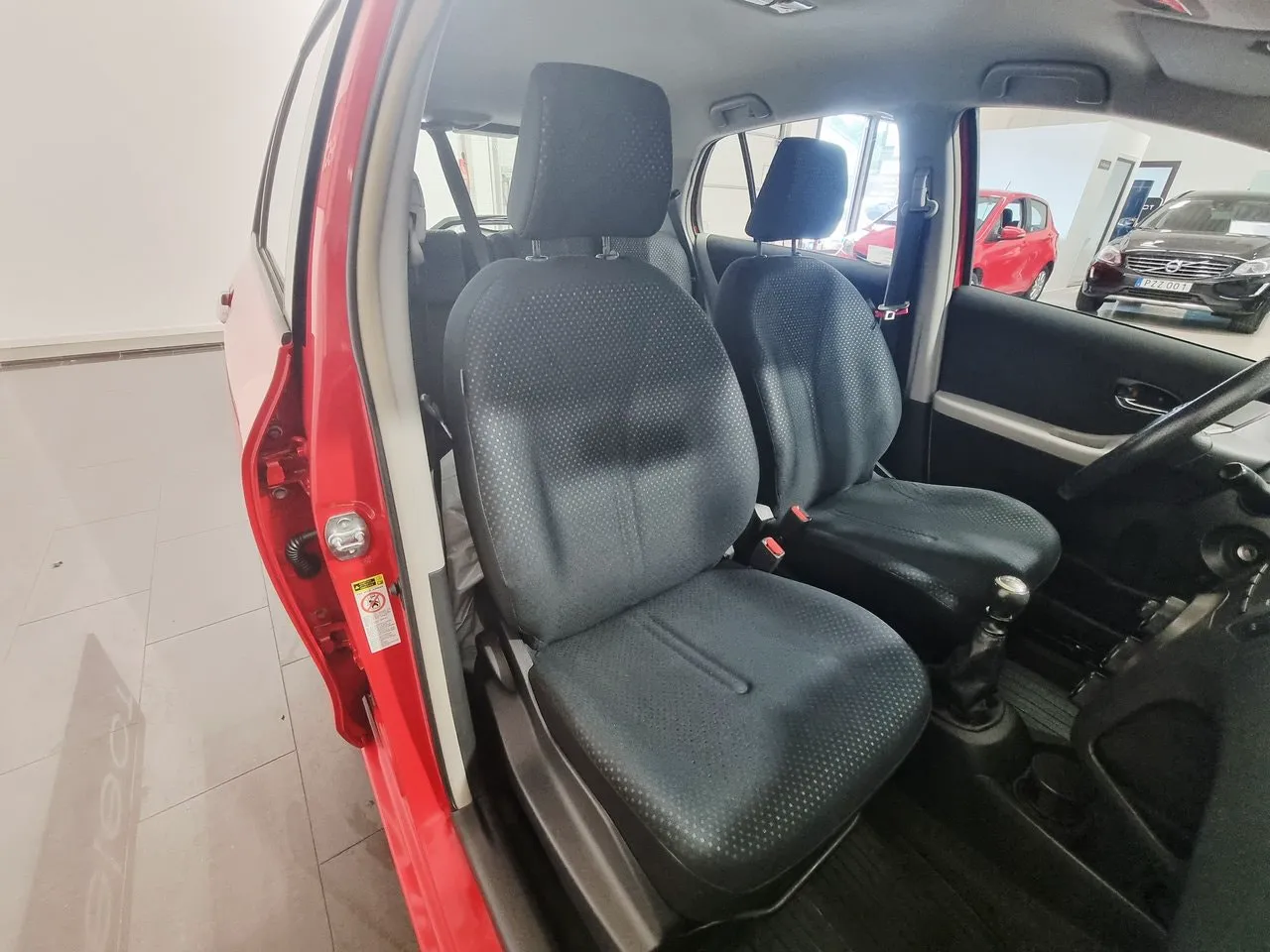 Vehicle image 17