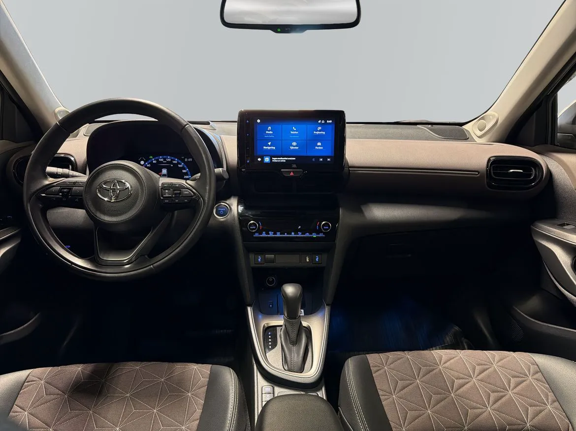 Vehicle image 9