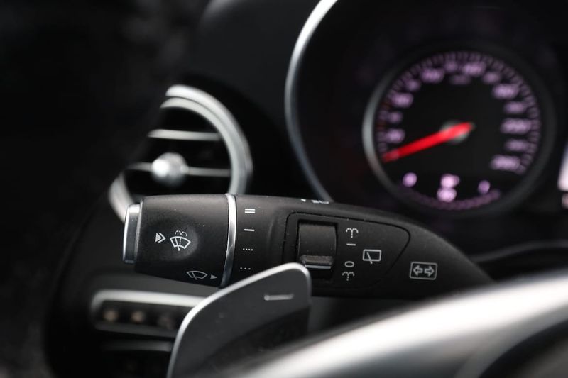 Mercedes GLC350 bild 37