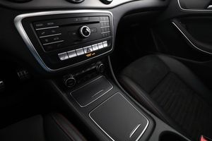 Mercedes CLA180 bild 24