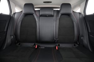 Mercedes CLA180 bild 16