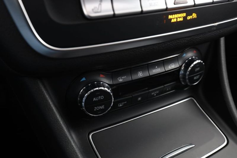 Mercedes CLA180 bild 26