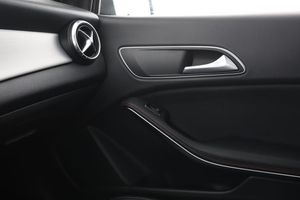 Mercedes CLA180 bild 30