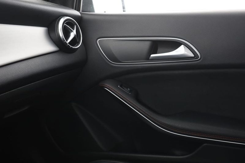 Mercedes CLA180 bild 30