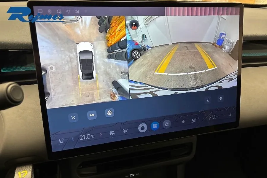 Vehicle image 13