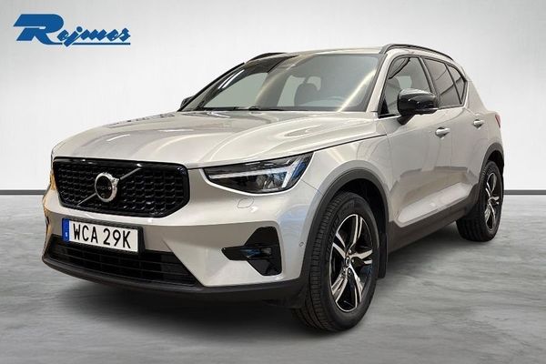 Volvo XC40 B3 FWD Bensin Plus Dark / Drag / 360 Kamera - 2025