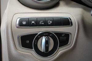 Mercedes GLC250 bild 14