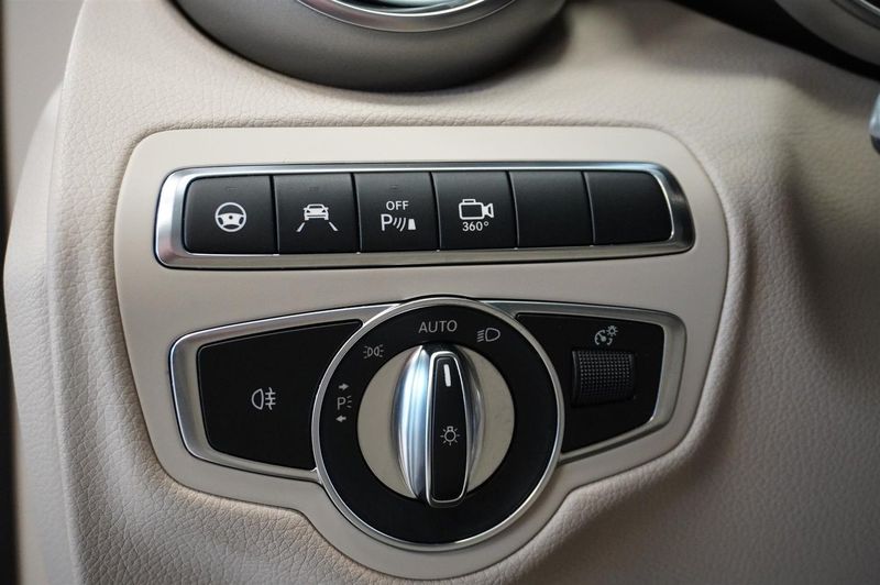 Mercedes GLC250 bild 14