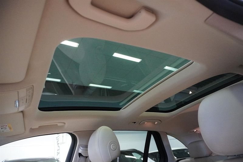 Mercedes GLC250 bild 26