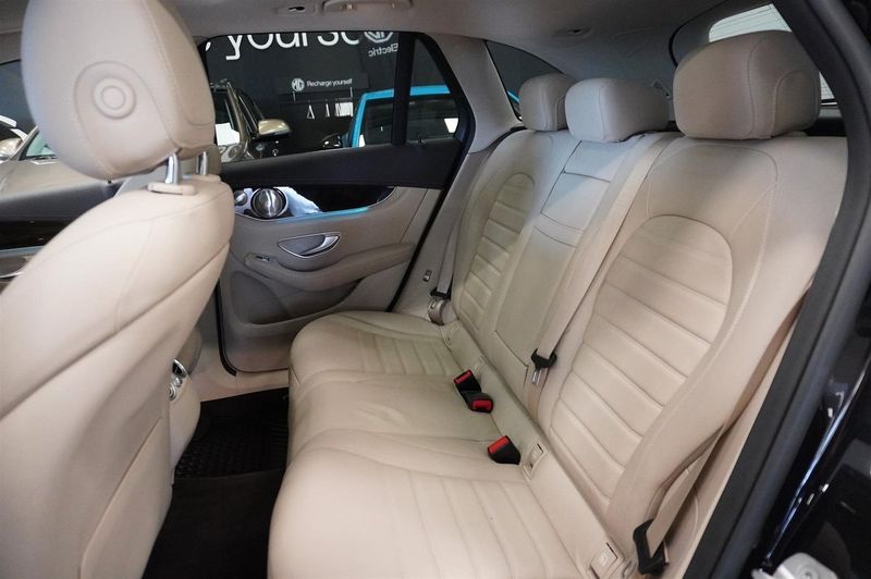 Mercedes GLC250 bild 15