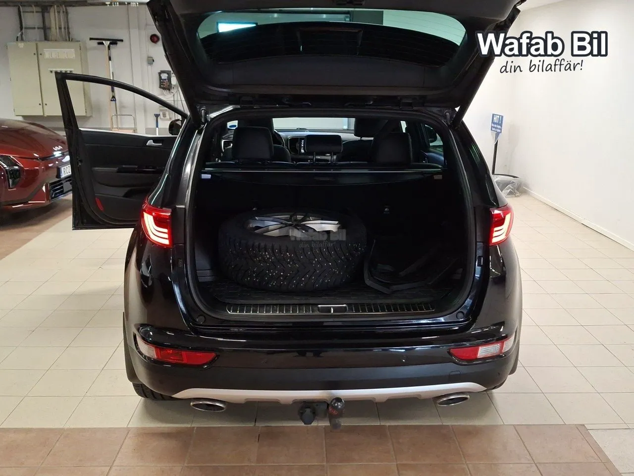 Vehicle image 13