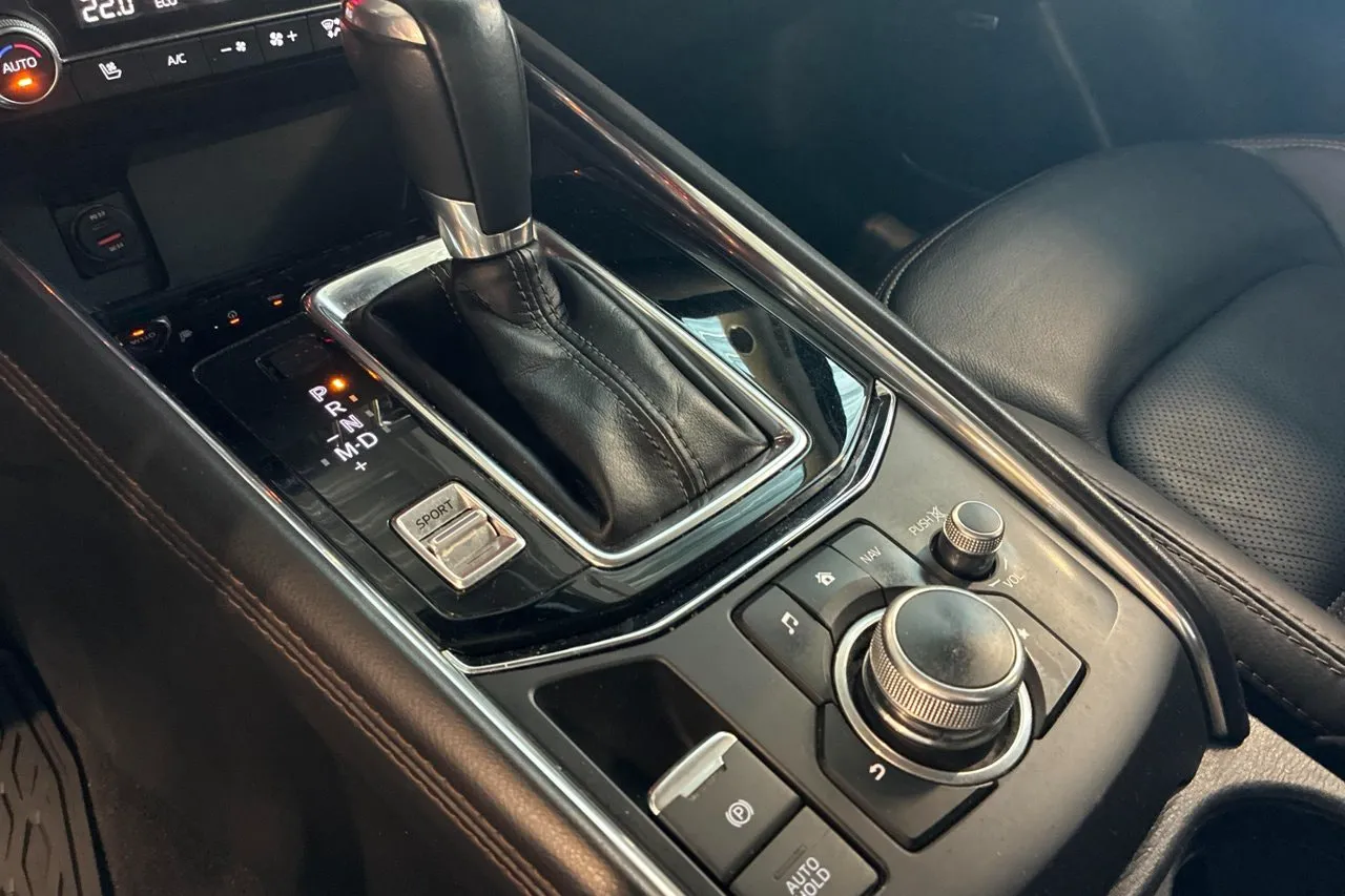 Vehicle image 22