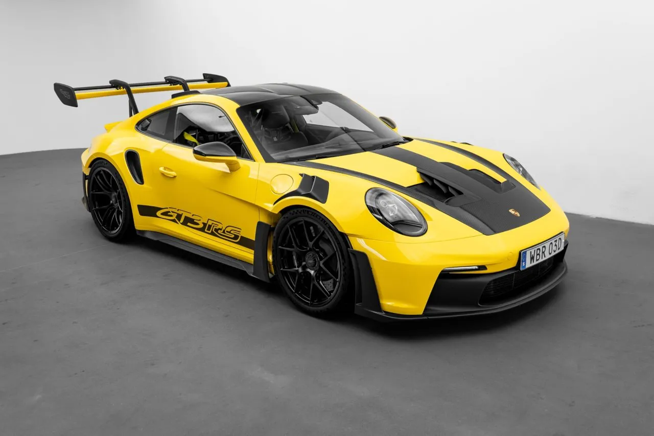 Vehicle image 36