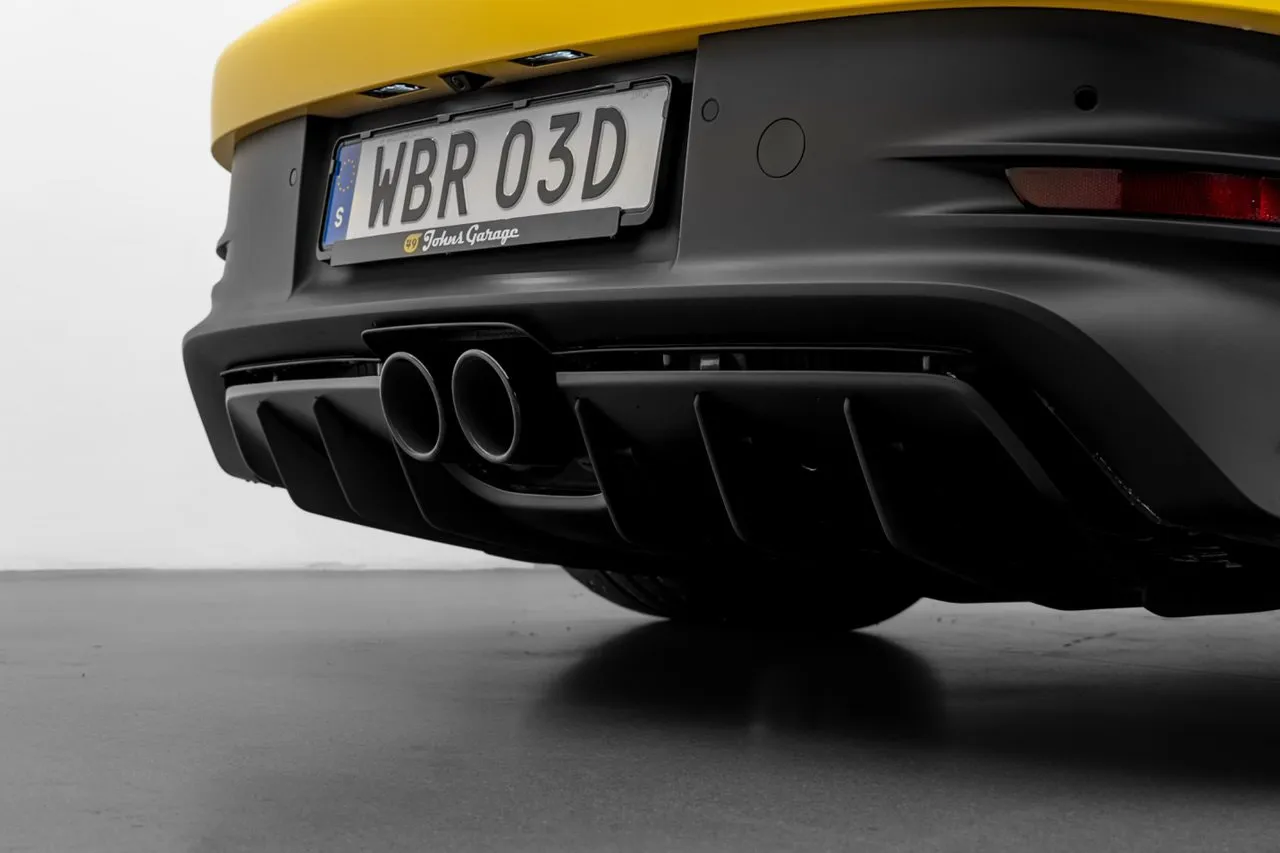 Vehicle image 32
