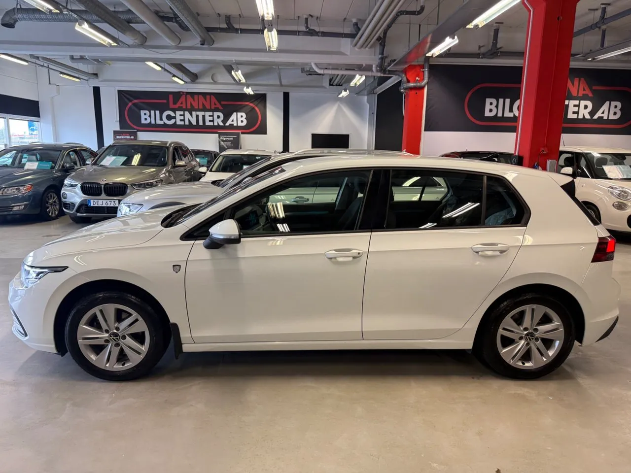 Vehicle image 8