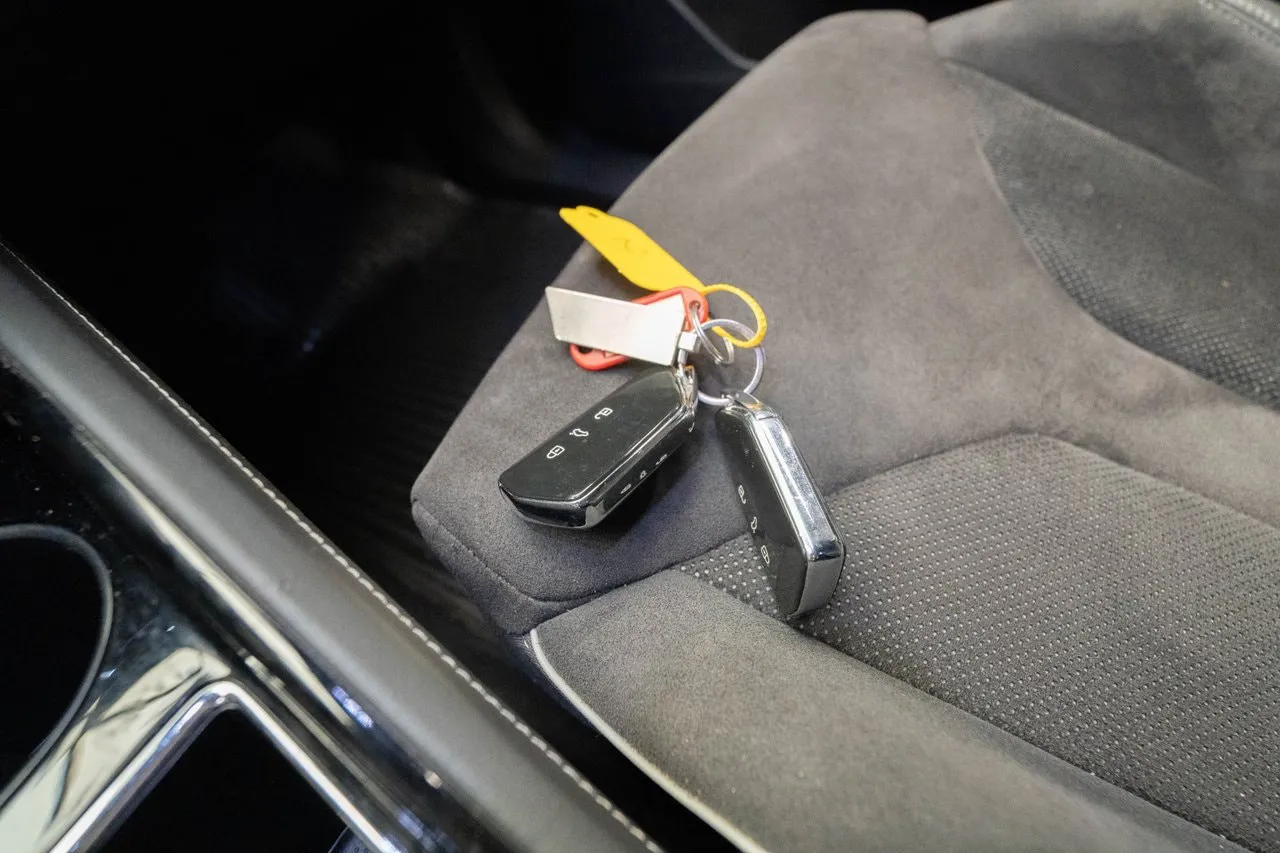 Vehicle image 23