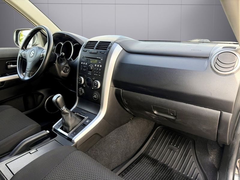 Suzuki Grand Vitara bild 11