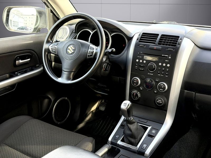 Suzuki Grand Vitara bild 14