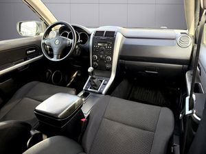 Suzuki Grand Vitara bild 9