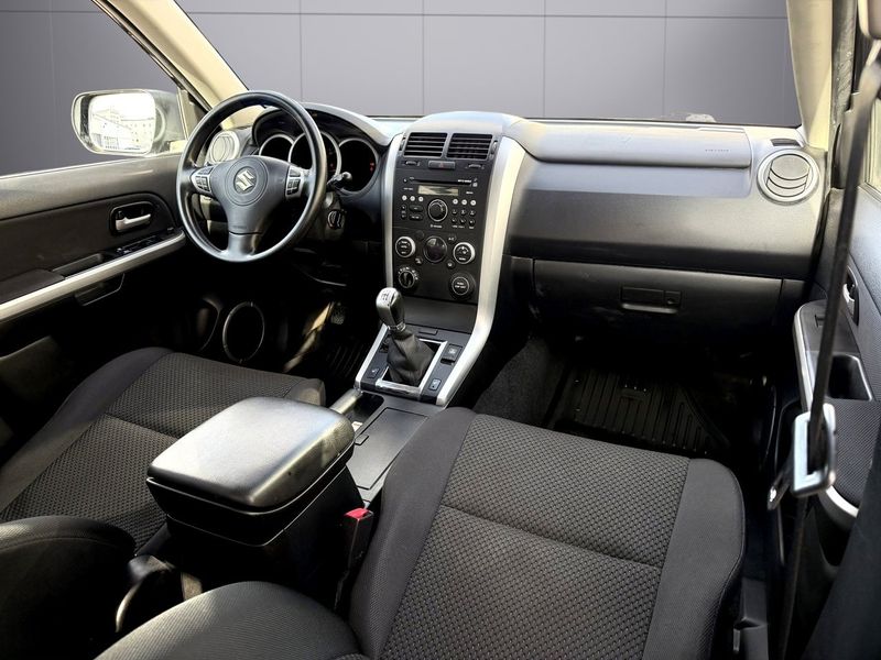 Suzuki Grand Vitara bild 9