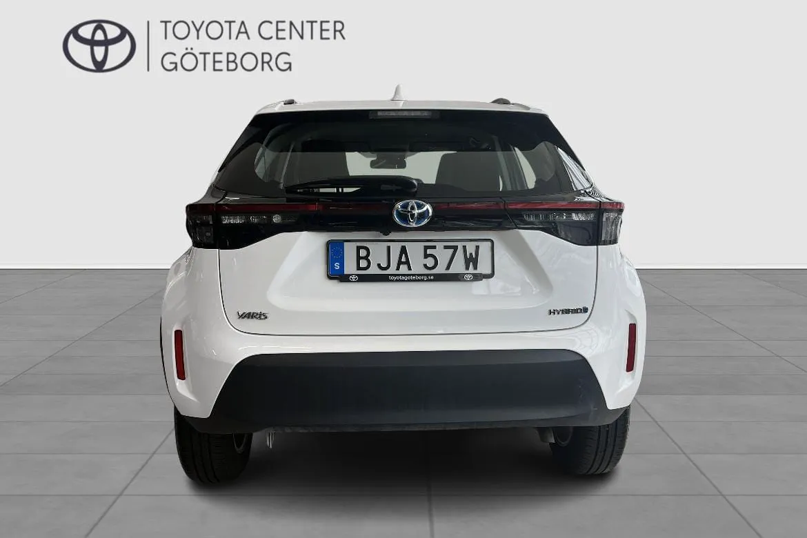 Vehicle image 6