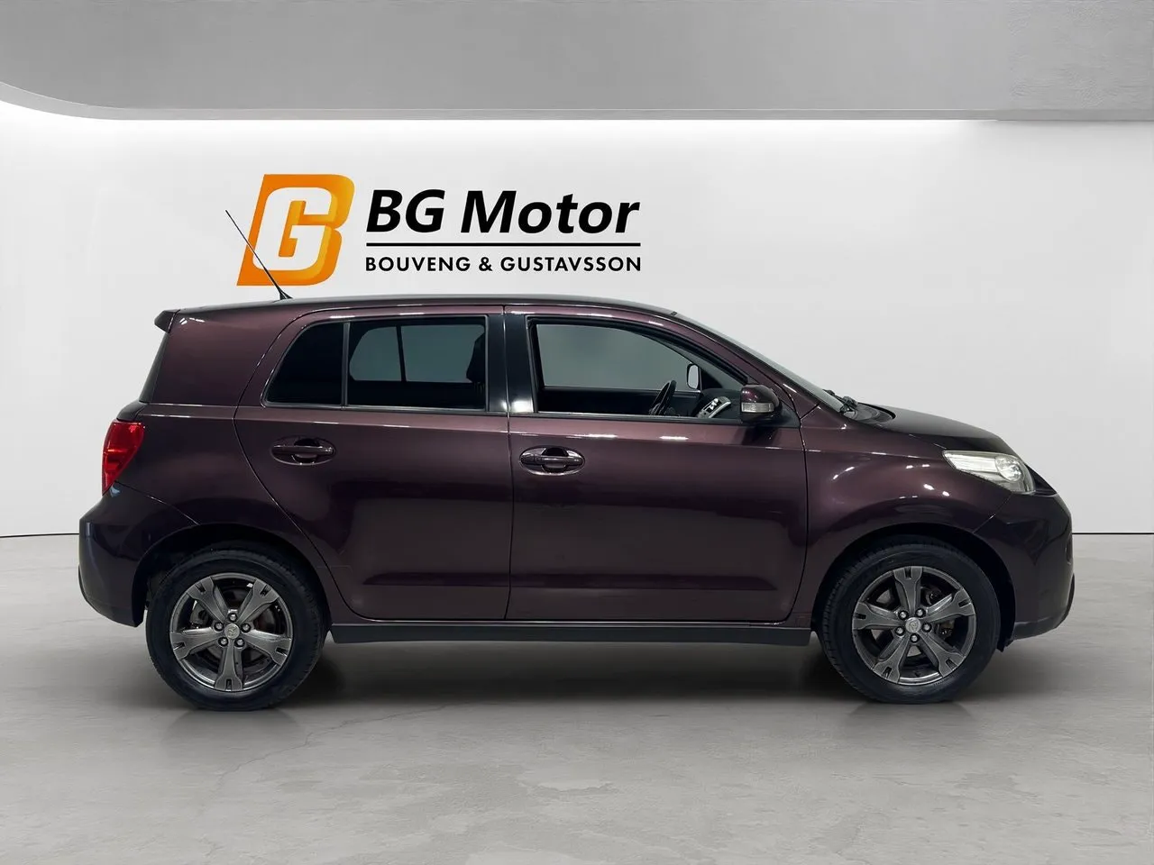 Vehicle image 2