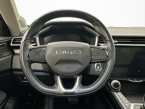 Lynk & Co 01 bild 14