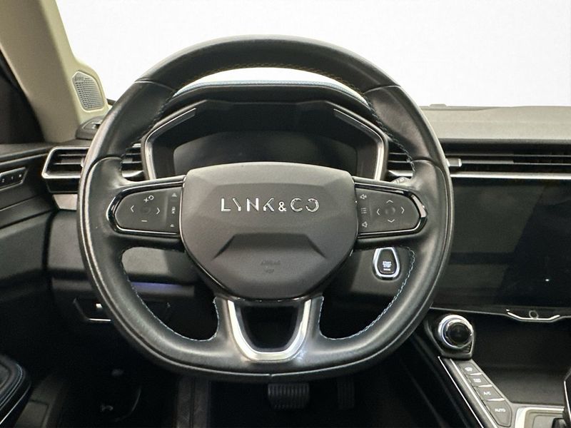 Lynk & Co 01 bild 14