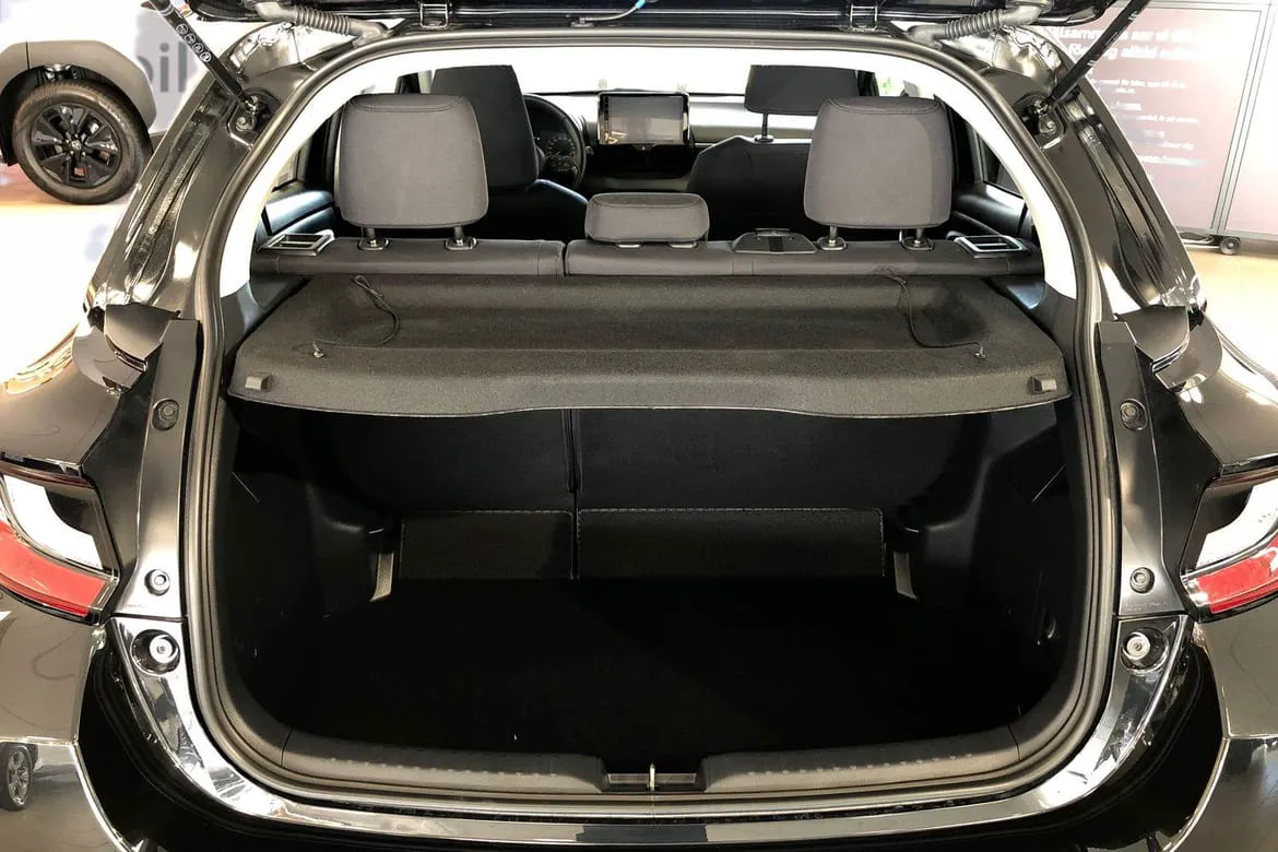 Vehicle image 11