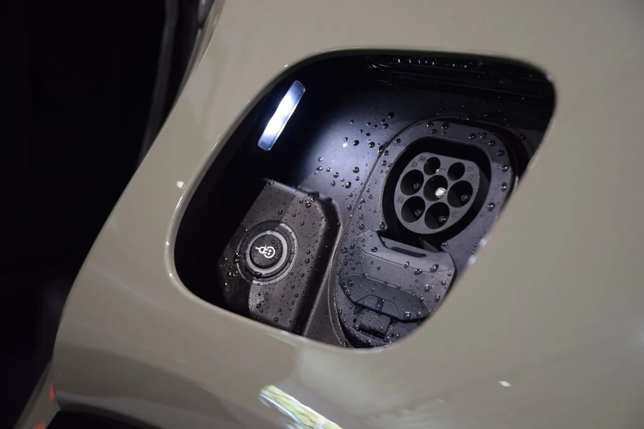 Vehicle image 21