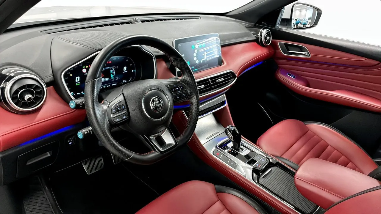 Vehicle image 10