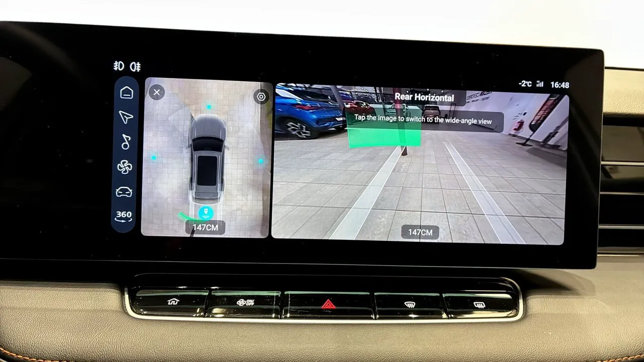Vehicle image 14