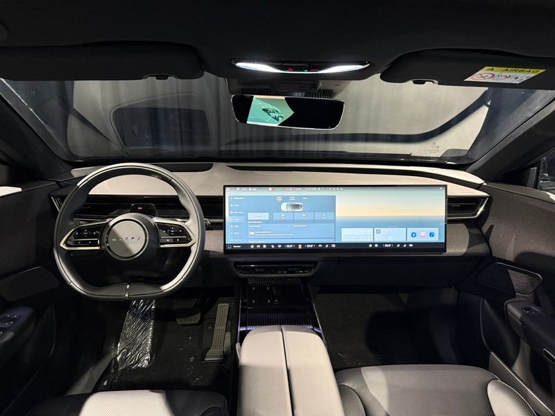 Mazda CX-6e bild 10