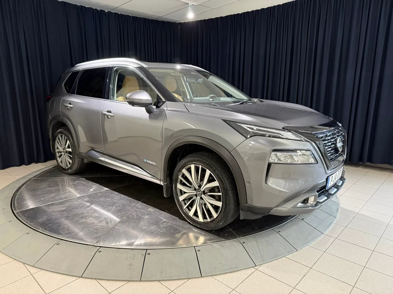 Vehicle image 7