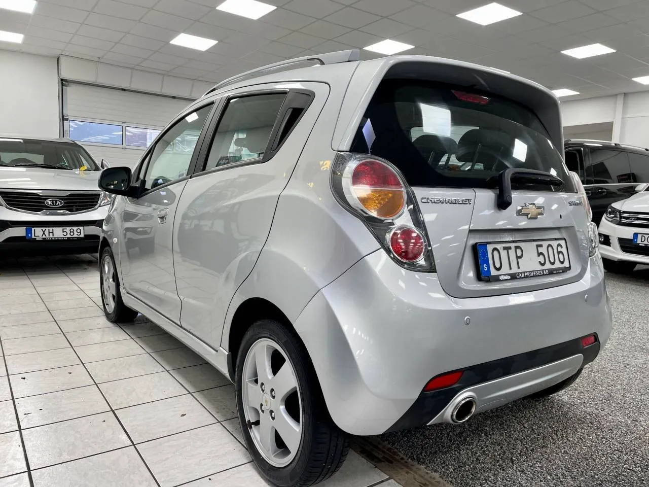 Vehicle image 2