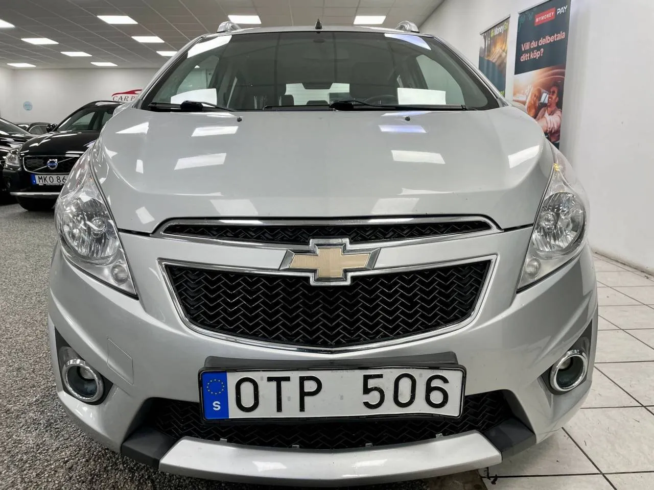 Vehicle image 14