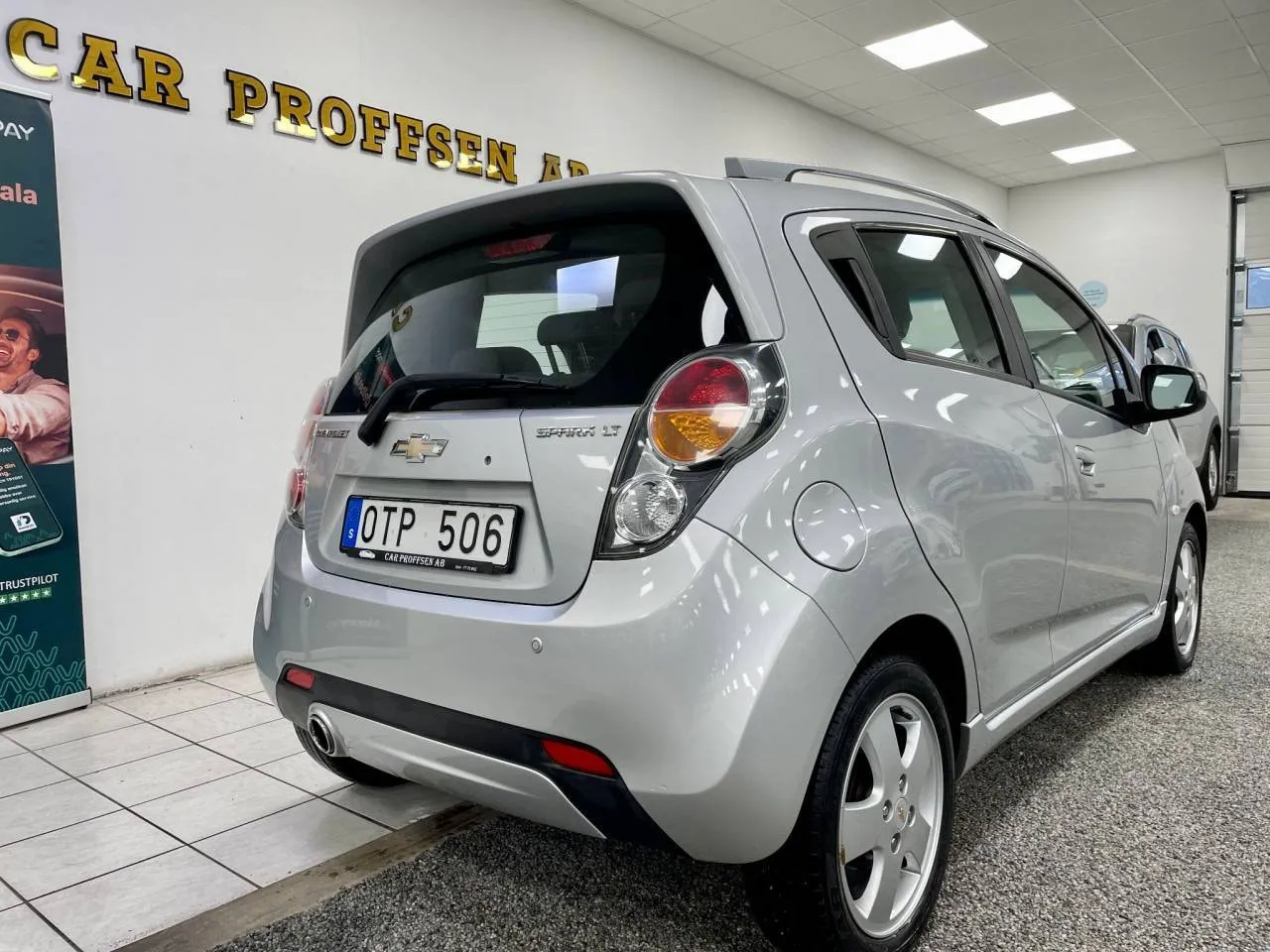 Vehicle image 3