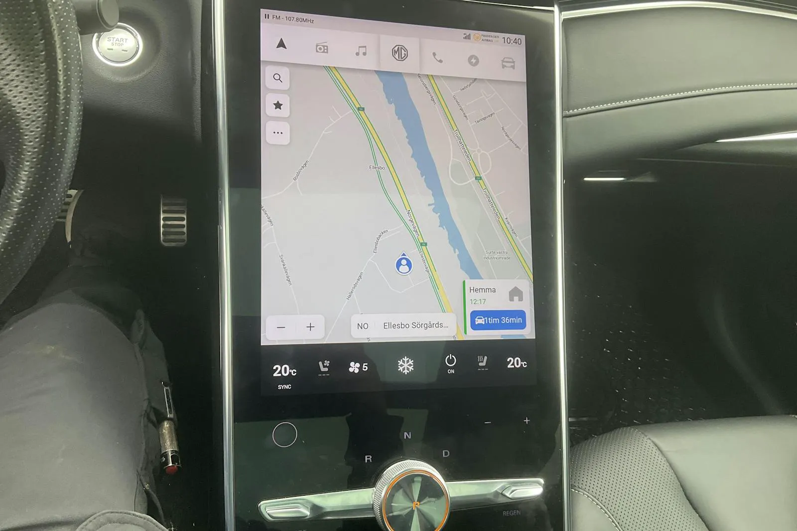 Vehicle image 10