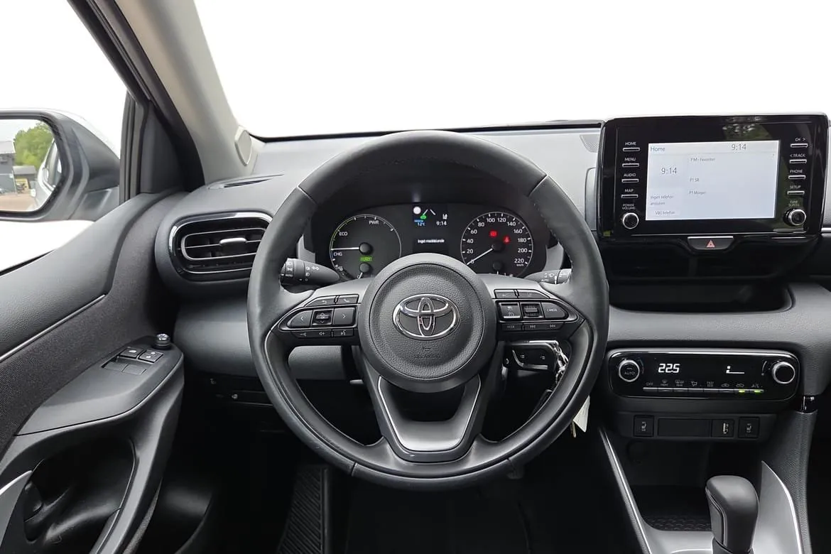 Vehicle image 9