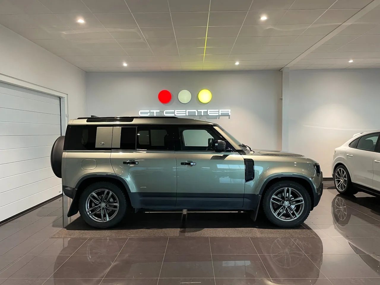 Land Rover Defender bild 2