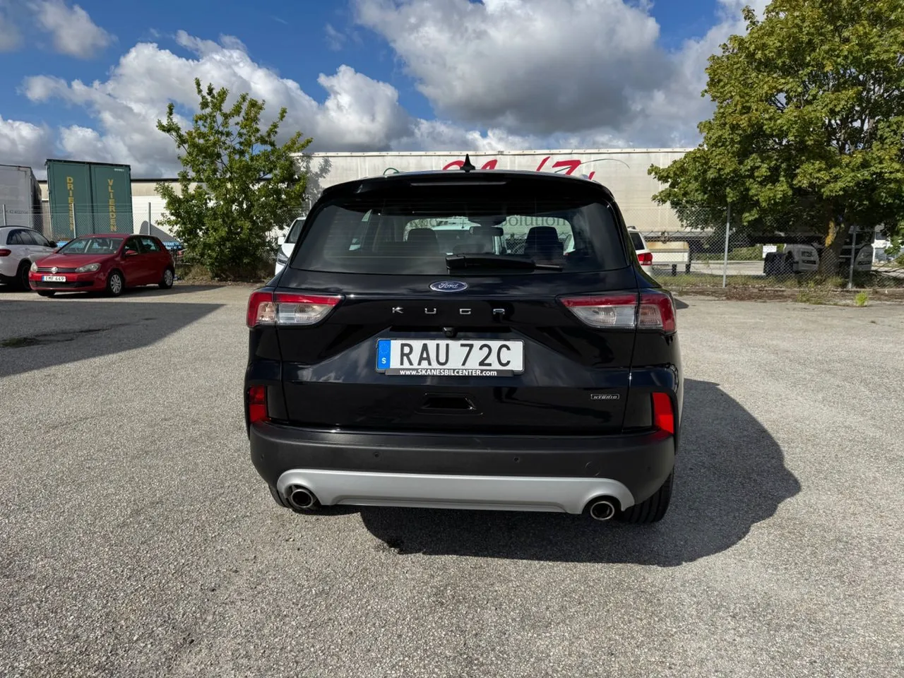 Vehicle image 6