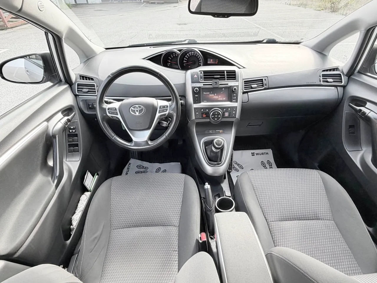 Vehicle image 8