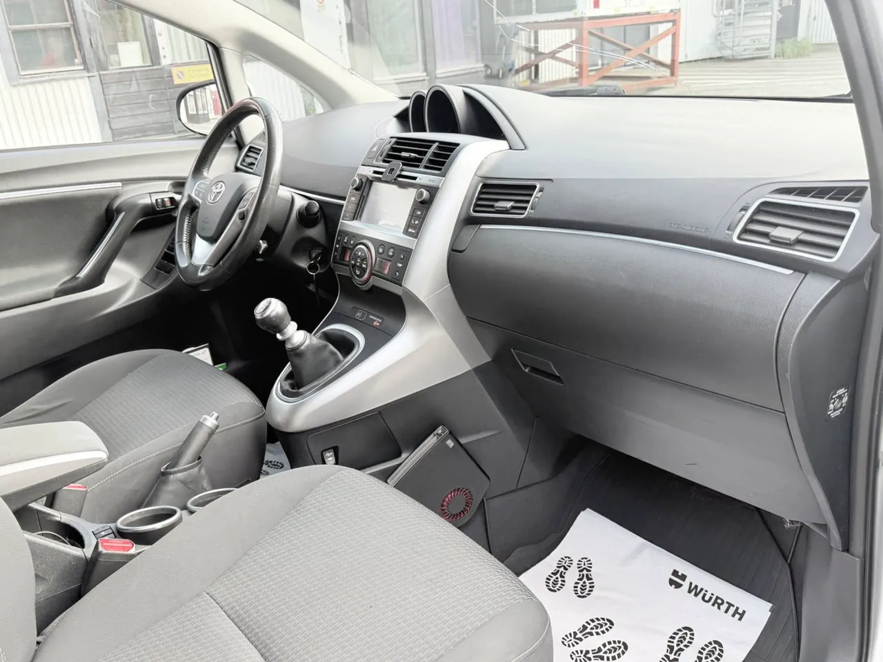 Vehicle image 7