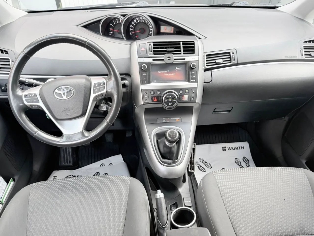 Vehicle image 14