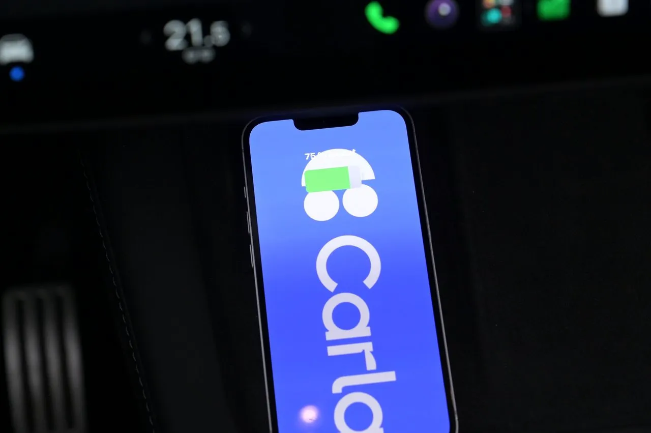 Vehicle image 18