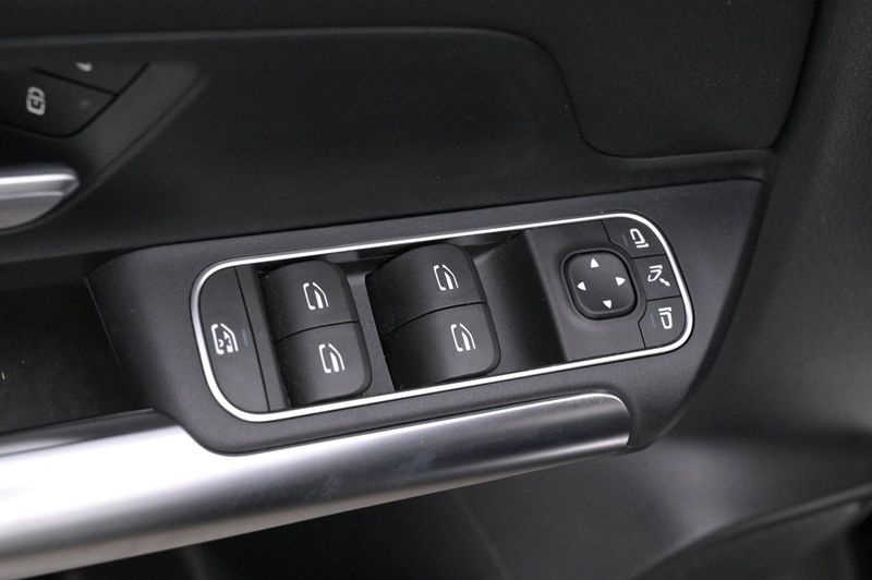 Mercedes GLA250 bild 11