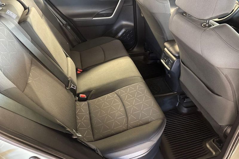 Toyota RAV4 bild 9